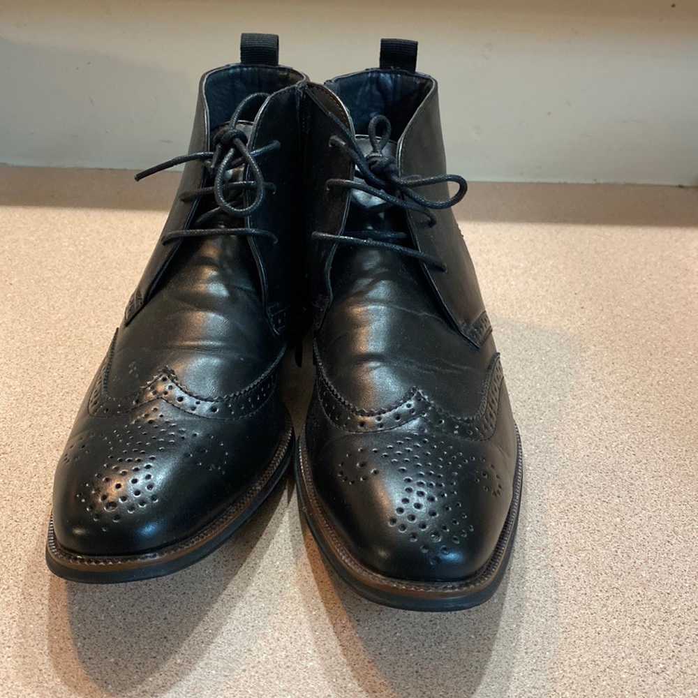 UV Signature Dress Shoes Size 9